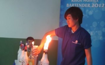 Nghề “hot” bartender: Đầy sẹo và cám dỗ