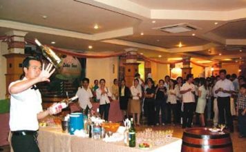 Bartender – “nghệ sĩ” của bar