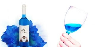 Rượu vang xanh đầu tiên trên thế giới
